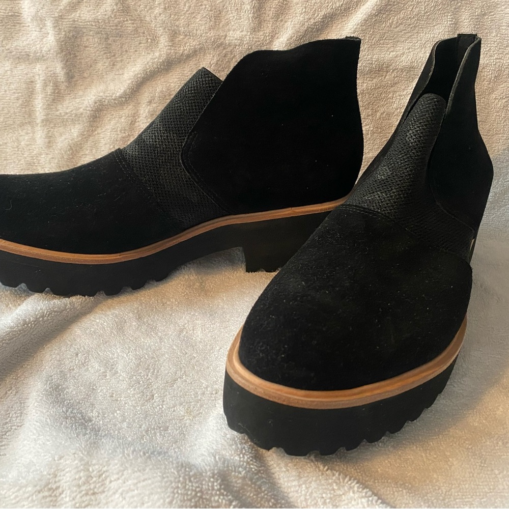“All Black” Ankle Boots for Women